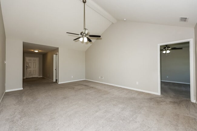 Building Photo - 157 Aaron St