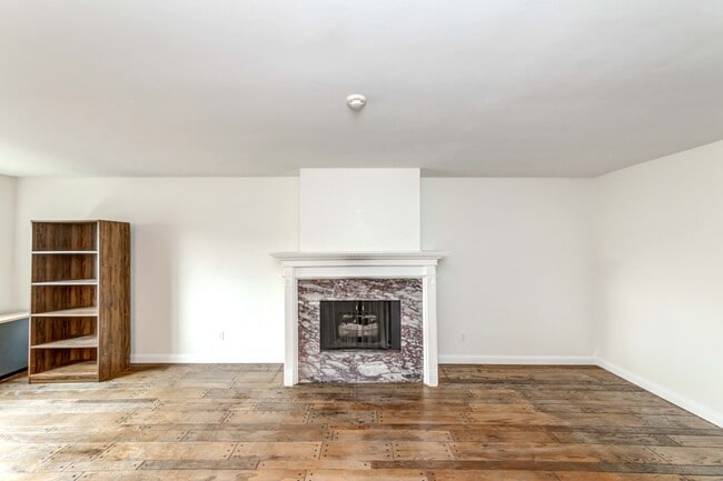 Building Photo - 2120 Dufour Ave