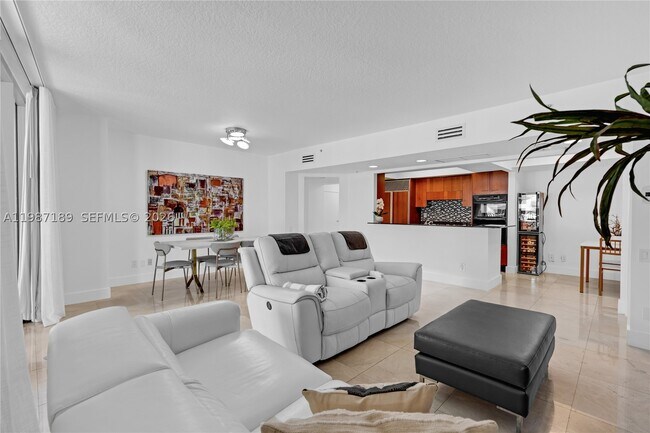 Building Photo - 1500 Ocean Dr