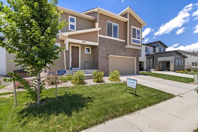 Building Photo - Beautiful 3 Bedroom 2 1/2 Bath Single Fami...