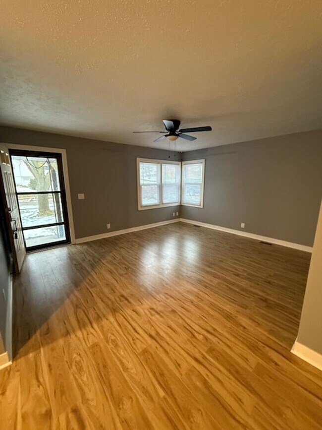 Foto del edificio - Updated 3 Bedroom Bellevue Home!!