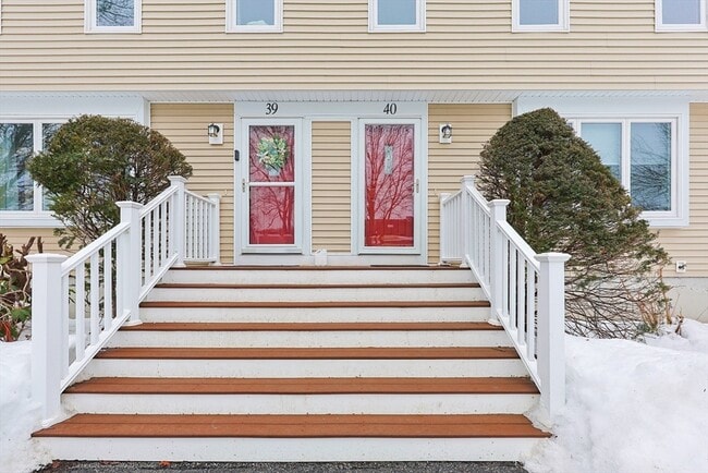 Building Photo - 835 Mt Hope St