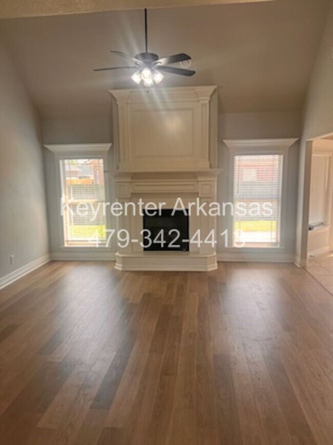 Building Photo - Spacious 4 Bedroom Home in Centerton!