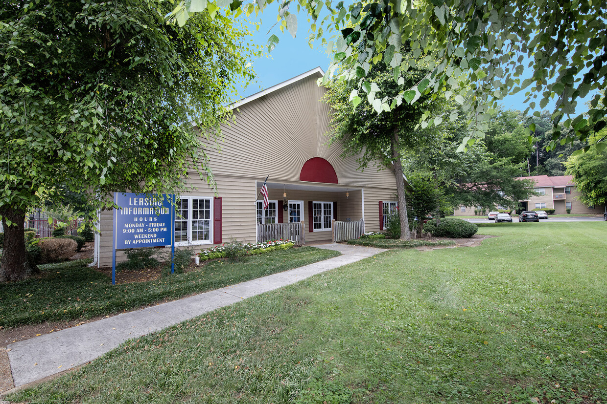 Primary Photo - Park Crest Apartments