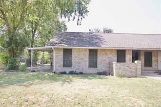 Building Photo - 2203 Lanier Dr