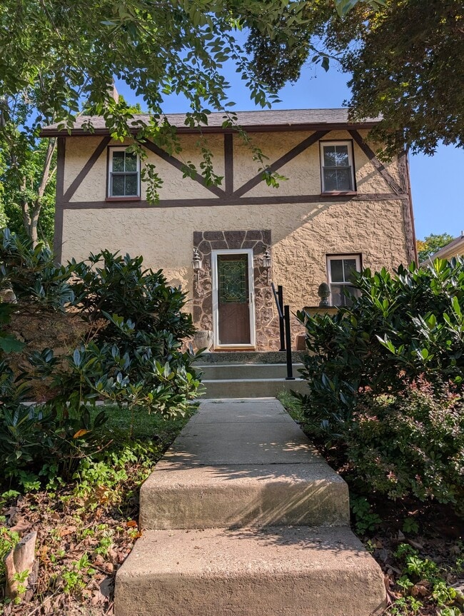 Photo - 966 Upper Gulph Rd (Wayne, PA) House