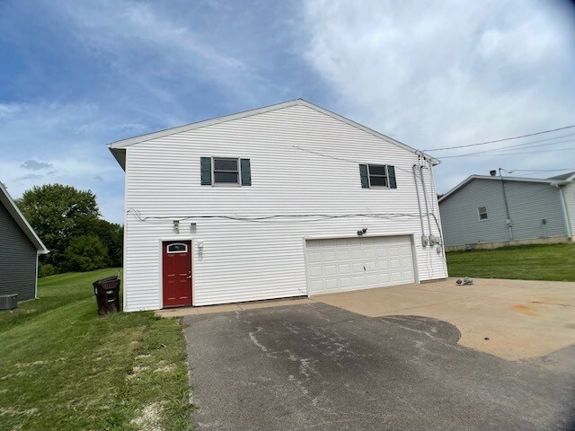 Primary Photo - Duplex in Far North Peoria