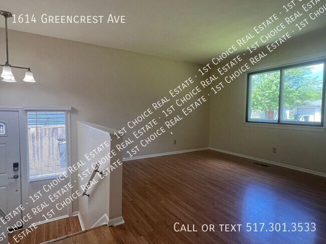Foto del edificio - 1614 Greencrest Ave