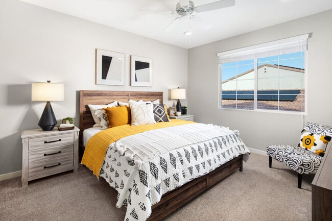 Building Photo - Tricon Rancho Canyon