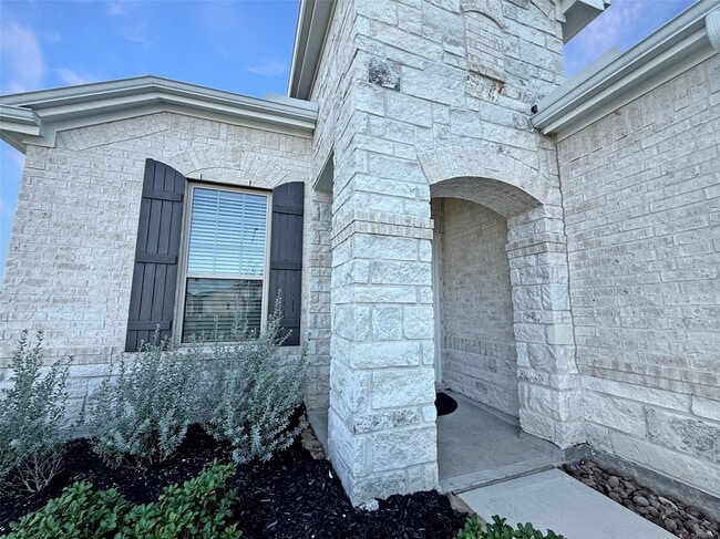 Foto del edificio - 17207 Thorwell Ln