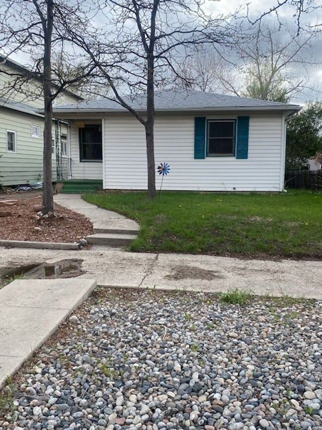 Building Photo - 1126 Custer Ave