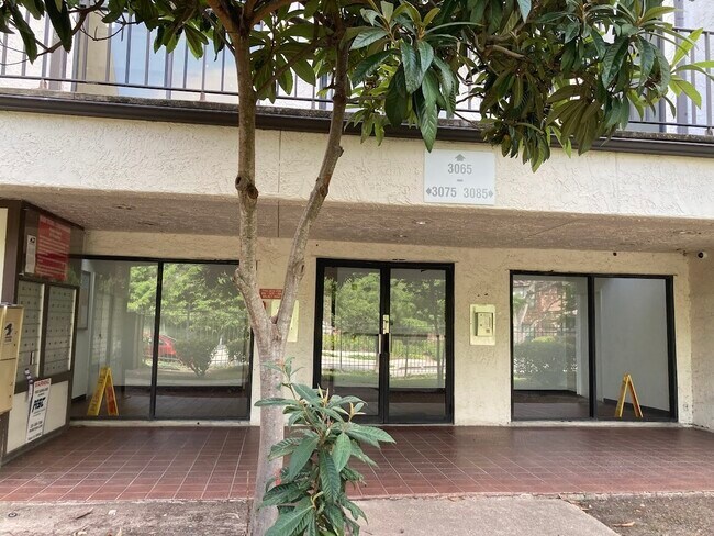 Foto del edificio - 3075 Walnut Bend Ln