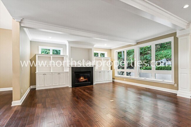 Foto del edificio - New Exquisitely Designed Dream Home in Lake Oswego.