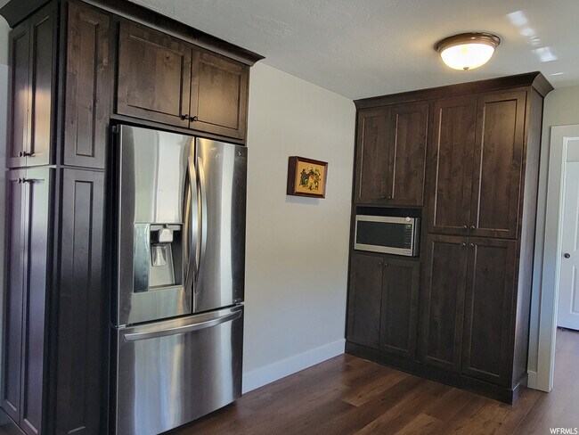 Building Photo - 4862 Burch Creek Dr