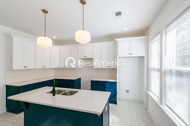 Photo - Stunning New Renovation in Midtown House