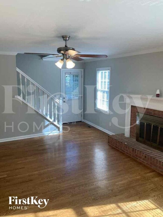 Building Photo - 3407 Chatsworth Way