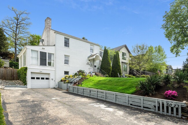 Building Photo - 6023 Walhonding Rd