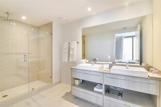 Building Photo - 4010 S Ocean Dr