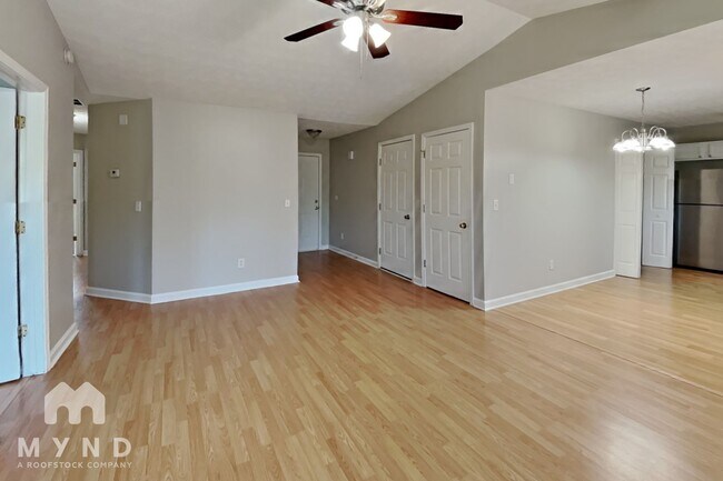 Foto del edificio - 534 Lakecourt Dr