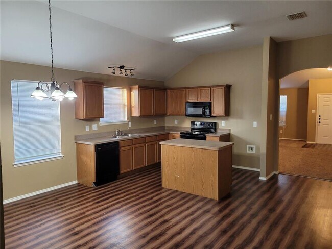 Building Photo - 1713 Chapman Dr