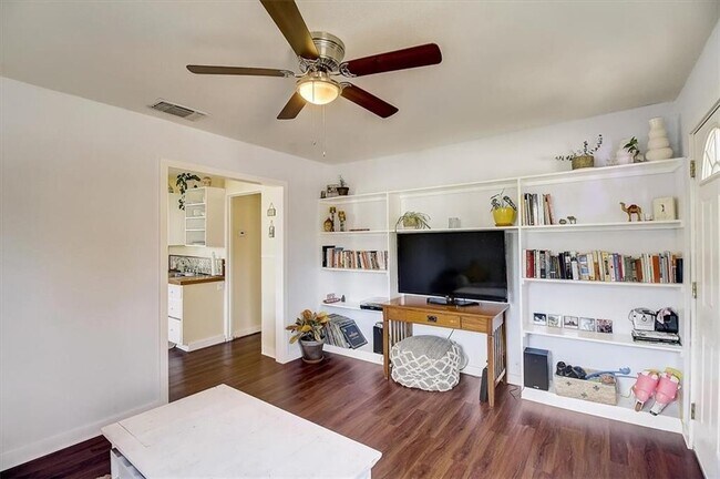 Building Photo - 3319 Cherrywood Rd