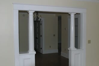 Building Photo - 326 College St