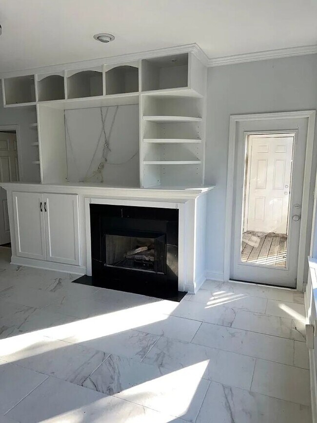 Foto del edificio - 2 Bed/ 2 Bath Condo located in one of Charlotte's most desired neighborhoods