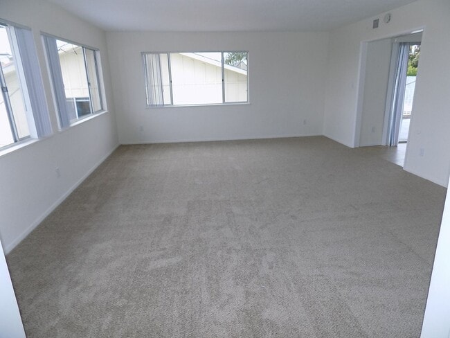 Building Photo - M31 - Medeiros/4878 Cass Street LLC