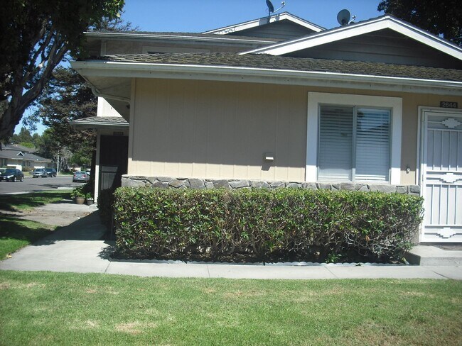 Building Photo - 2646 Tiller Ave