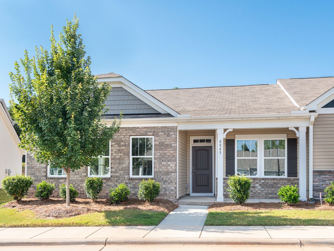 Foto principal - Lovely 3 Bed 3 Full Bath Townhome in Waxhaw!