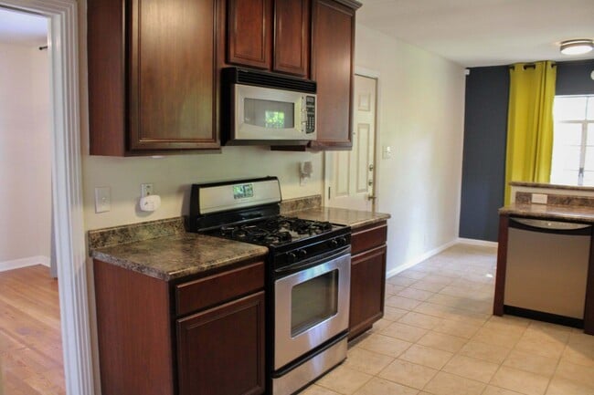 Building Photo - 3 - Bedroom Terrell Hills
