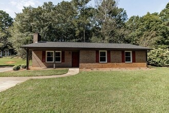 Building Photo - 147 VFW Dr