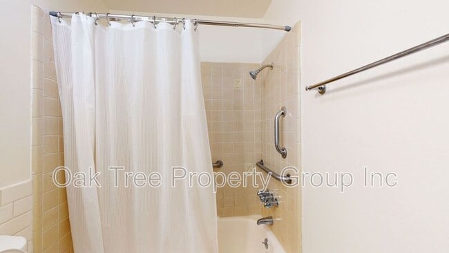 Building Photo - 1627 High St