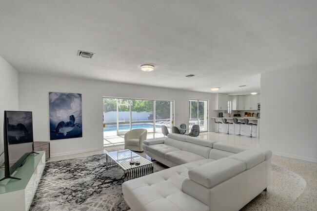 Building Photo - 1171 Bimini Ln