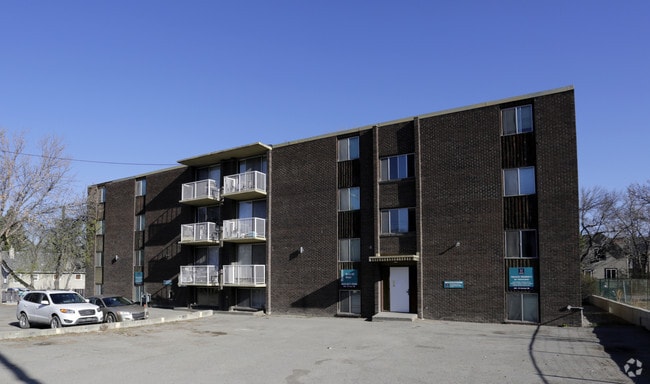 Building Photo - North Hill Manor