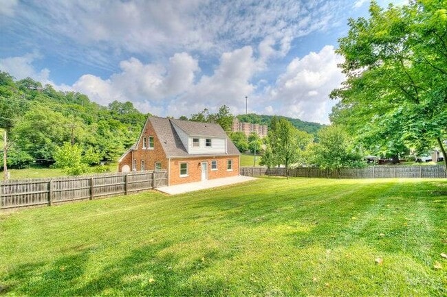 Building Photo - 797 Highland Ave