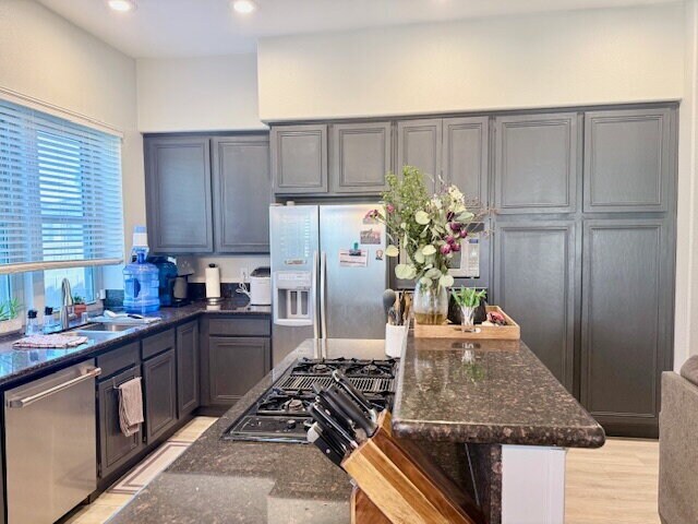 Foto del edificio - Spacious 3-Bedroom Oasis with 2 Full Baths in Las Vegas - Your 2234 Sq. Ft. Dream Awaits!