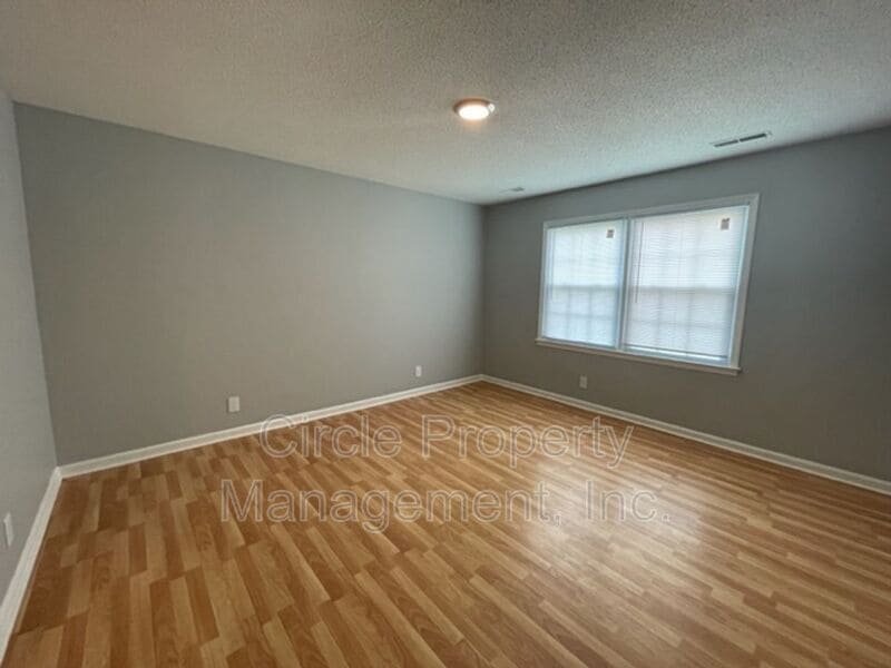 Primary Photo - 111 Claybill Dr
