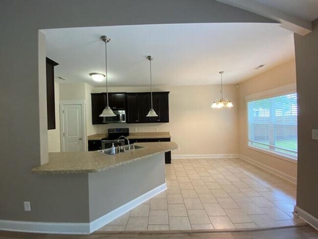 Foto del edificio - 3 Bed, 2 Bath unfurnished home with Bonus room in Escoba Bay!