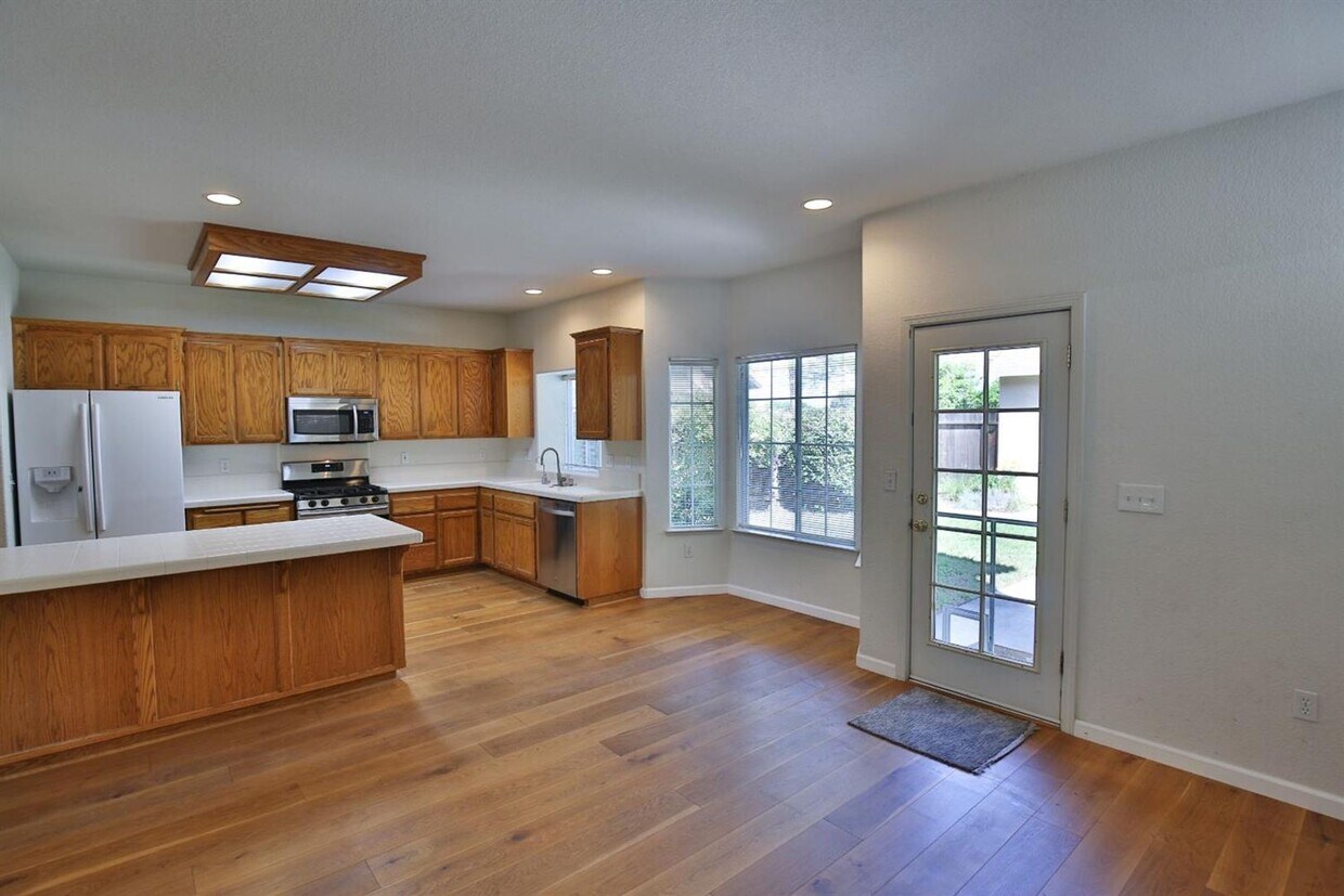 3 br, 2.5 bath House 3511 Koso Street House Rental in Davis, CA