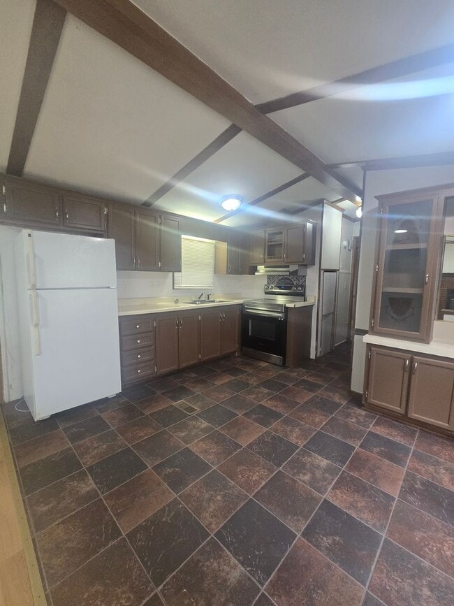 Building Photo - Super Cute 3 Bed 2 Bath Mobile Home!