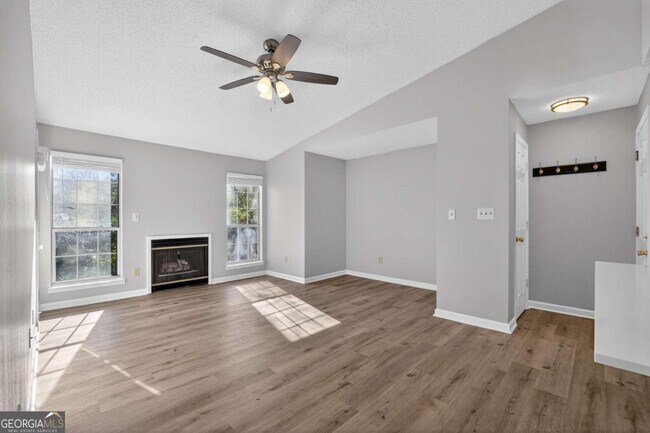 Foto del edificio - 423 Granville Ct