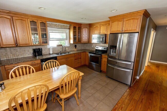 Foto del edificio - 1270 Somerville St