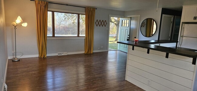 Building Photo - 10016 3rd Ave