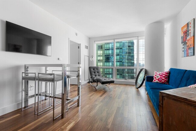 Foto del edificio - 77 Hudson St