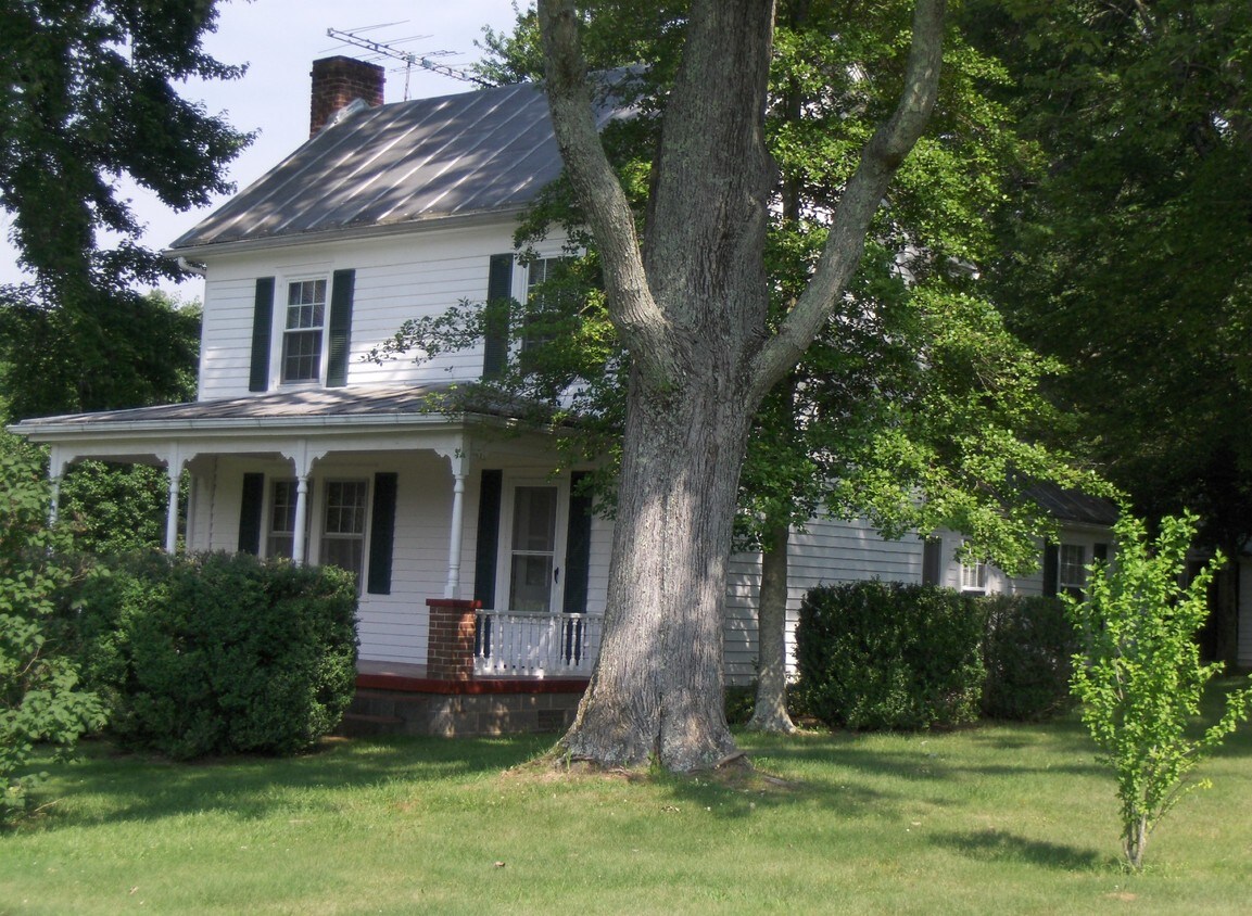 123 Goodman Ln, Keswick, VA 22947 House Rental in Keswick, VA