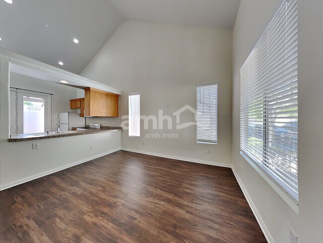 Foto del edificio - 7551 French Springs Street