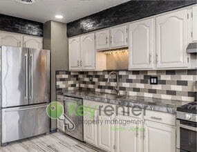 Building Photo - 11 Ross Rd