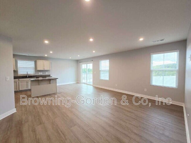 Foto del edificio - 2809 Thornton Grove Blvd