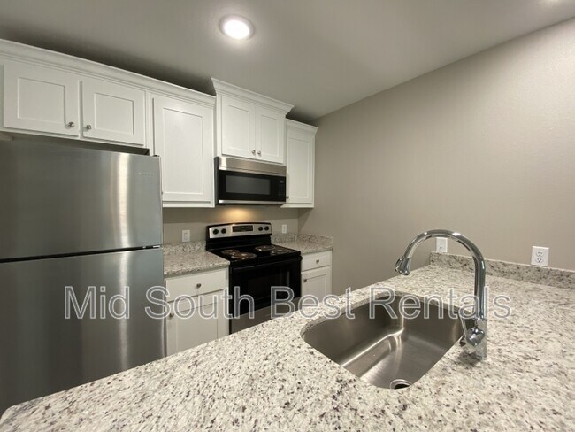 Foto del edificio - 2400 Loop Acres Dr